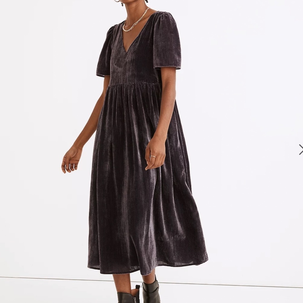 Madewell Velvet Puff-Sleeve V-Neck Midi Dress ND142
